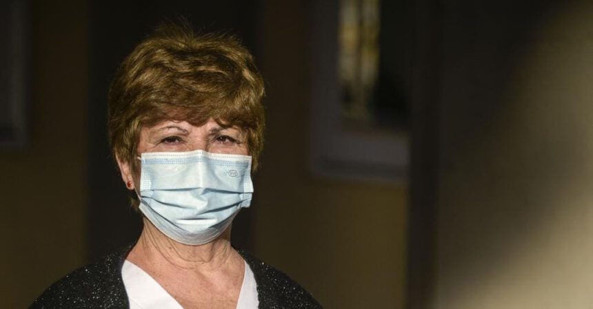 Capobianchi contro no vax: "Il vaccino, un'arma vagliata e approvata da organismi molto seri" 2 Capobianchi contro no vax: "Il vaccino, un'arma vagliata e approvata da organismi molto seri" 1