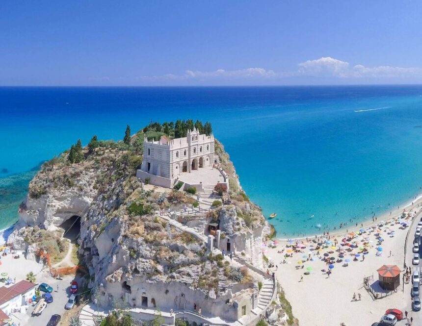 Cultura Crea si rinnova e raddoppia gli incentivi per le imprese turistico-culturali del Sud Italia 2 Cultura Crea si rinnova e raddoppia gli incentivi per le imprese turistico-culturali del Sud Italia 1