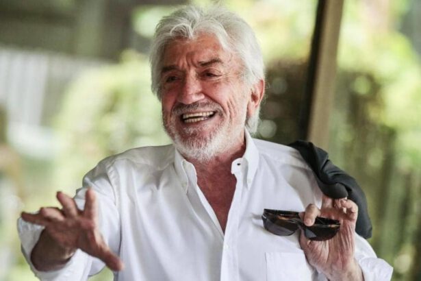 Gigi Proietti, in libreria il libro postumo: "‘Ndo cojo cojo. Sonetti e sberleffi fuori da ogni regola" 10