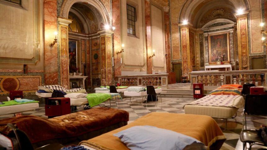 Coronavirus, cos'è l'iniziativa solidale "Distanti ma uniti" 1