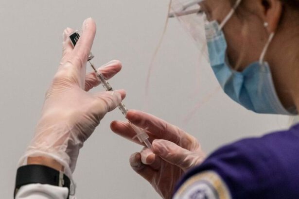 Pagare per vaccinarsi: 1 italiano su 2 si dice disposto a farlo 10