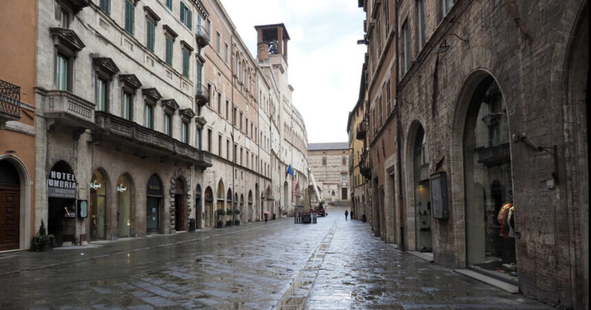 Covid, la strategia di Draghi: i colori delle regioni restano ma i parametri cambiano 2 Covid, la strategia di Draghi: i colori delle regioni restano ma i parametri cambiano 1