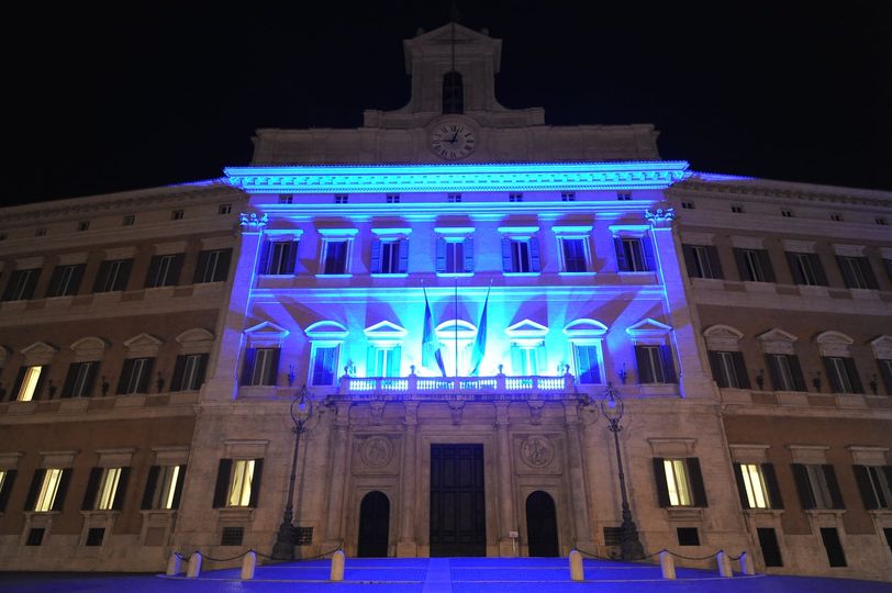 Elio, padre di un figlio autistico: "Lo Stato non fa nulla se non propaganda, c'è gente disperata" 6