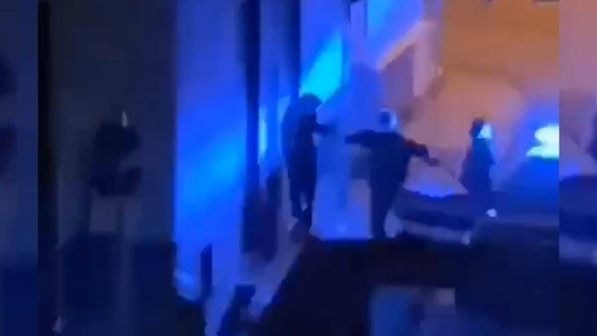 16enne viola il coprifuoco, carabiniere lo pesta: c'è il video. L’Arma: “Aperta indagine interna” 15