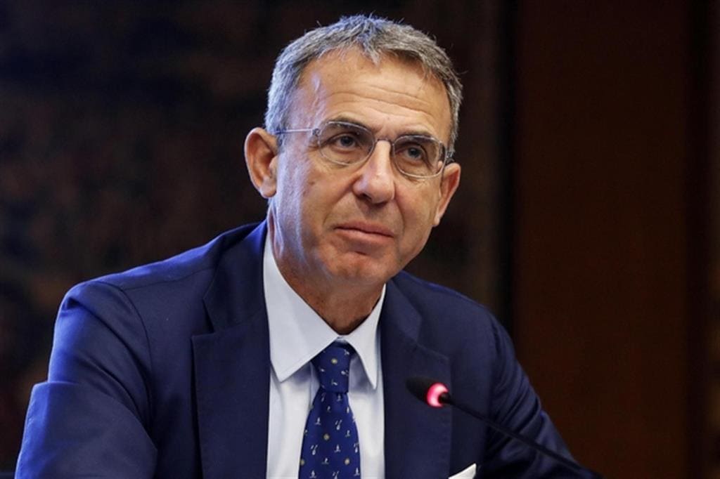 Mario Draghi intesse la tela: le prime ipotesi sui nomi dei futuri ministri 4 Tra i futuri Ministri, Sergio Costa, Ministro dell'Ambiente