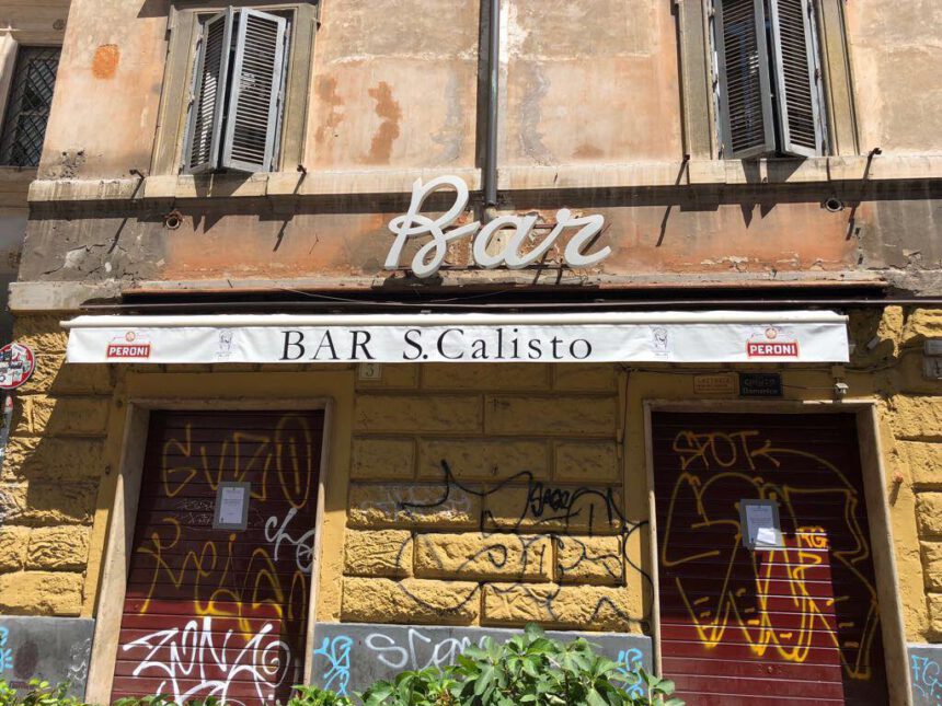 Chiuso Bar San Calisto, istituzione trasteverina: la protesta parte dai social 1