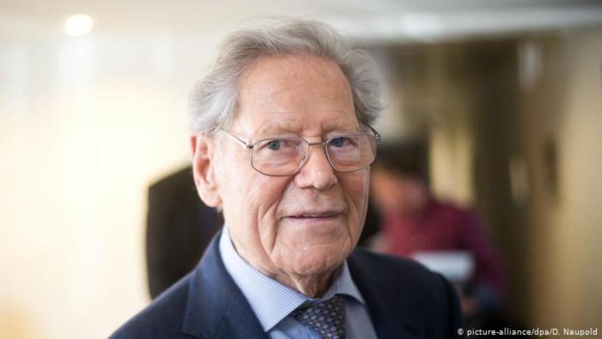 Addio a Hans Küng, il 'teologo ribelle' che negò l'infallibilità papale 15