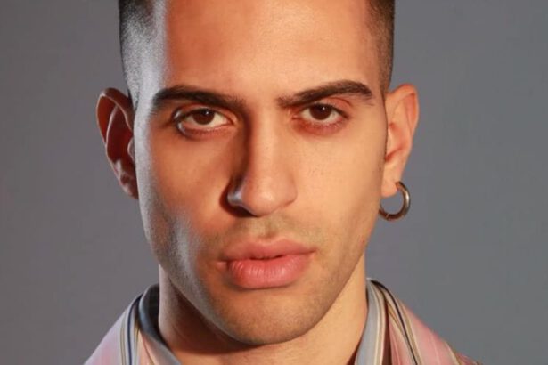 Mahmood su Instagram: “A ottobre canterò al Parlamento europeo” 19