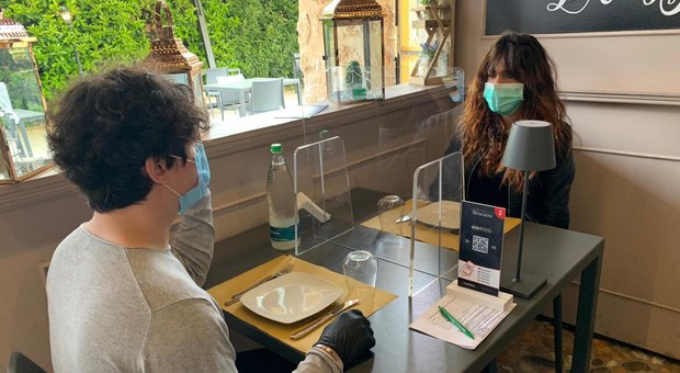 "Riaprire i ristoranti anche in zona arancione": il pressing delle Regioni al tavolo di Governo 4