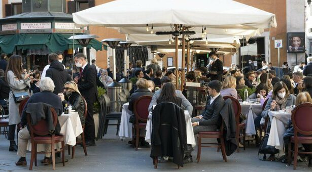 Nuovo Dpcm valido fino a Pasqua, Speranza: "Non possiamo allentare le misure" 6