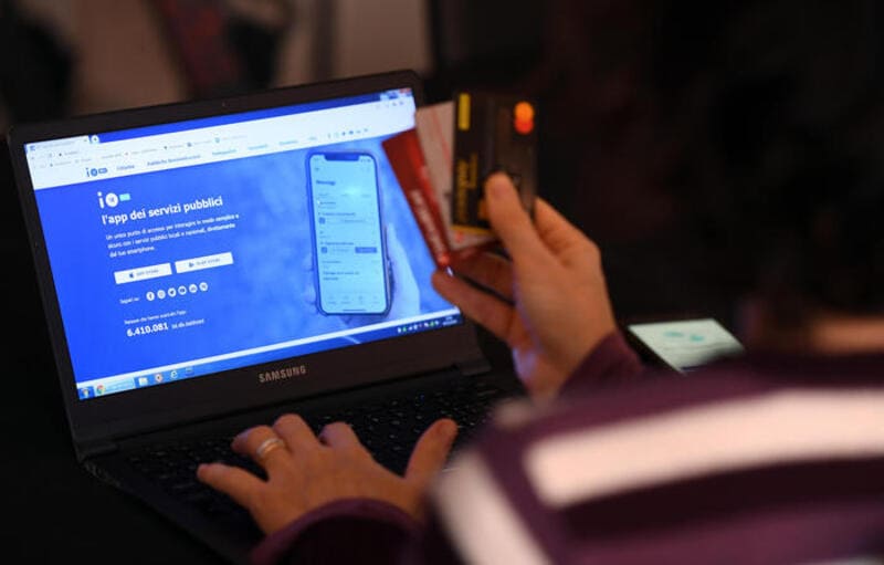 Il Senato conferma il Cashback: bocciata la mozione di Fdi che ne voleva la sospensione 5 A sostegno del cashback: "Il cashback va visto come formula innovativa di incentivazione".