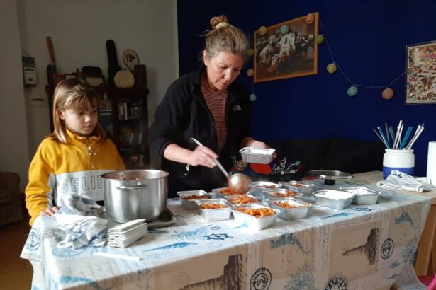 Mamma Flavia e le sue bambine cucio per i senzatetto 5