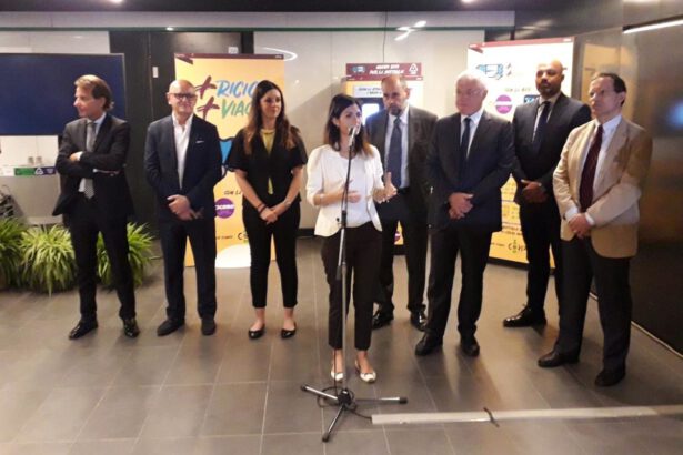 Roma, se ricicli le bottiglie di plastica non paghi l'autobus 9