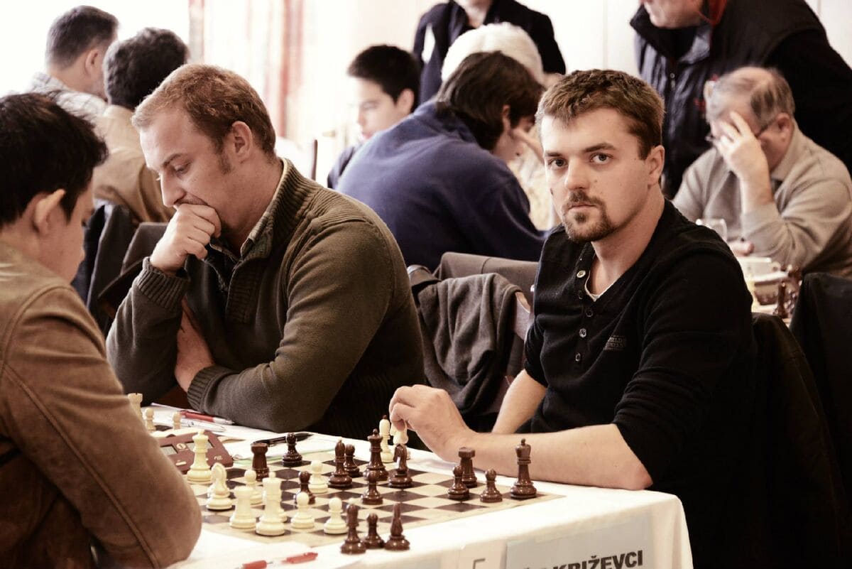 Perché l'algoritmo di YouTube ha censurato il canale dello scacchista Radic 15