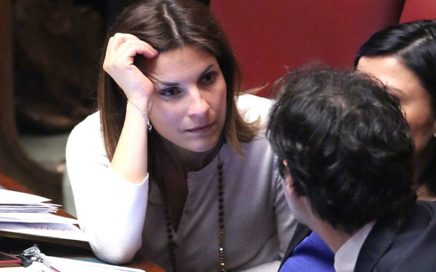 Alessandra Moretti, bomba carta esplode sotto casa dell'eurodeputata: indagini in corso 1
