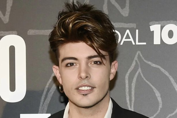 Chi è Antonio Fiordispino, cantante dei The Kolors noto come Stash 11