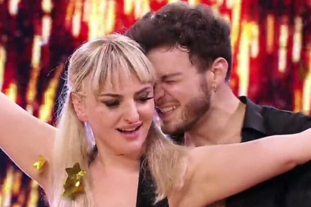 Arisa vince Ballando con le stelle: “Ho avuto lo sviluppo a nove anni, mi coprivo per evitare commenti sul mio corpo” 17