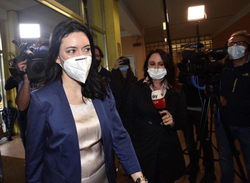 Scuola, le Regioni chiedono la didattica a distanza. Azzolina: “Non se ne parla” 2 Scuola, le Regioni chiedono la didattica a distanza. Azzolina: “Non se ne parla” 1