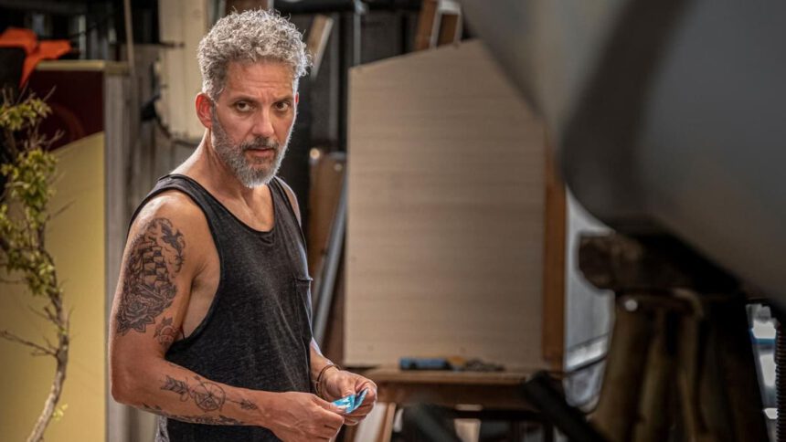 Gli orologi del diavolo: l'avvincente serie di Beppe Fiorello 1