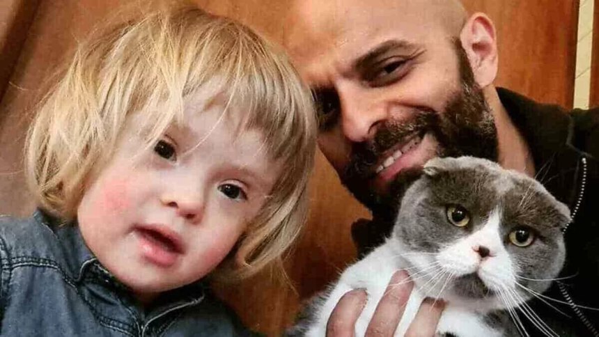 "La sua non è una malattia ma un modo di essere”: papà single adotta Alba, bimba down che nessuno voleva 2 "La sua non è una malattia ma un modo di essere”: papà single adotta Alba, bimba down che nessuno voleva 1