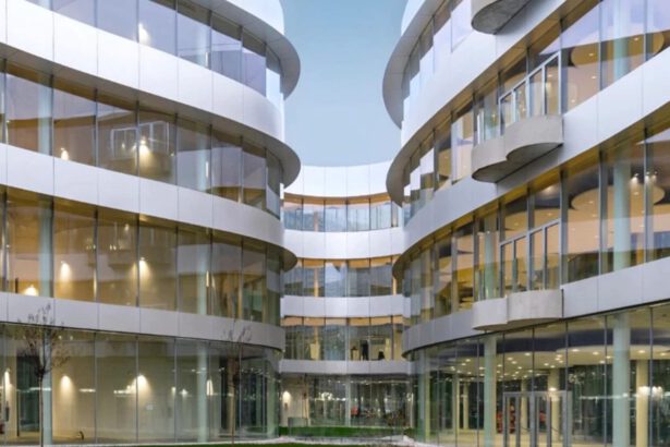 Oltre 160 aziende al Career day della Bocconi. Il rettore: "Il mercato del lavoro non si ferma mai" 10