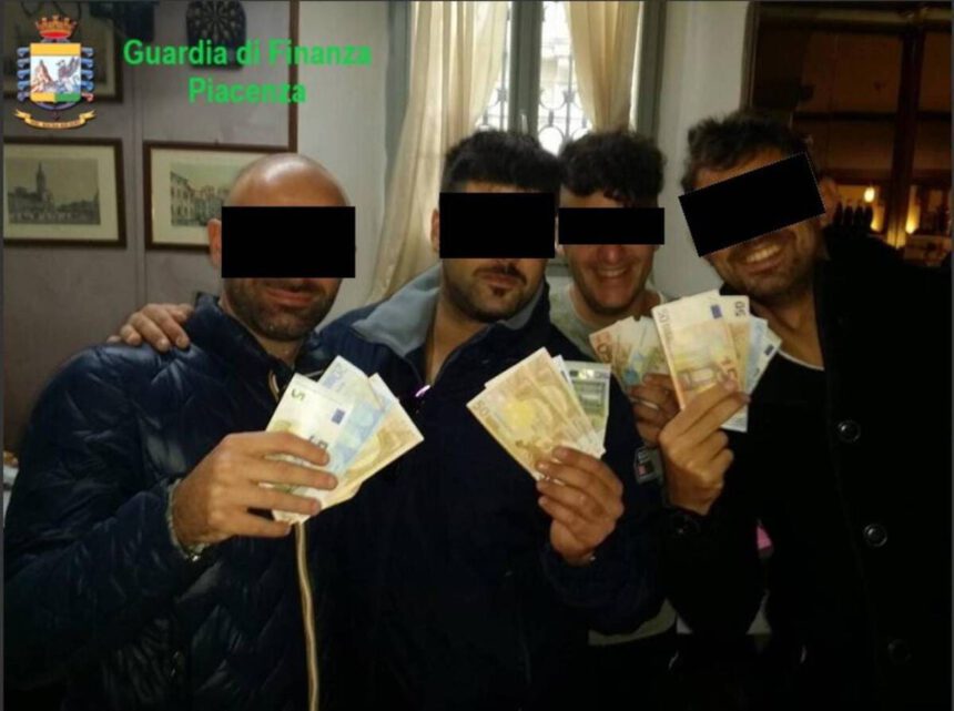 Carabinieri “infedeli”. Lo scandalo della caserma di Piacenza 2 Carabinieri “infedeli”. Lo scandalo della caserma di Piacenza 1