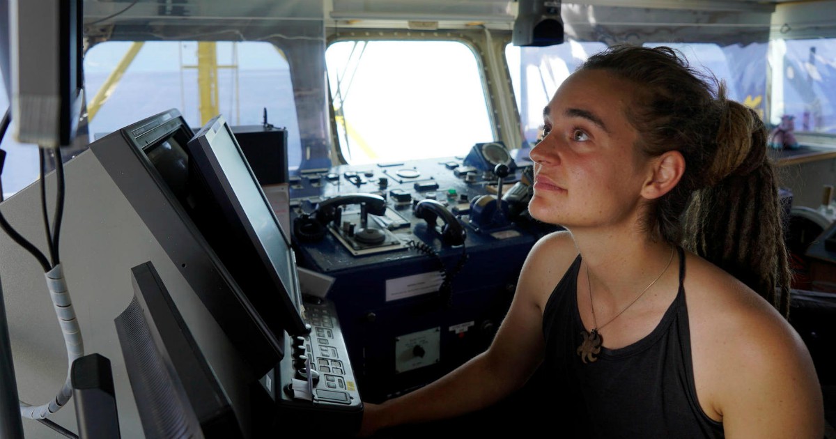 Carola Rackete, chi è la capitana della Sea Watch che vuole salvare i migranti 13