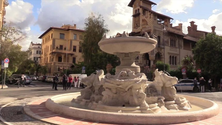 Roma, ragazzo entra con il motorino nella Fontana delle Rane al Coppedé 1