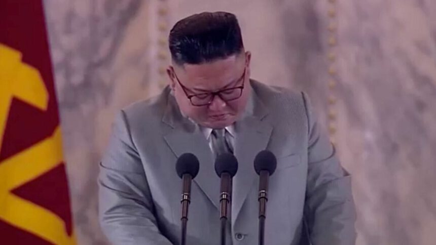 Corea del Nord, Kim Jong-un si commuove durante il discorso pubblico: “Non sono sempre stato all’altezza” 1