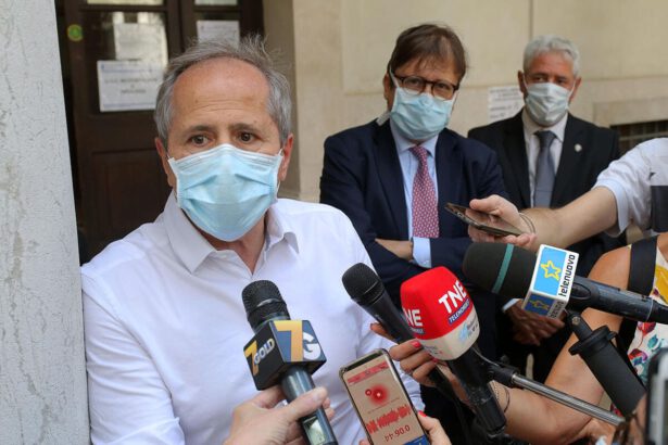 Coronavirus, la previsione di Crisanti: “Lockdown a Natale è nell’ordine delle cose” 10