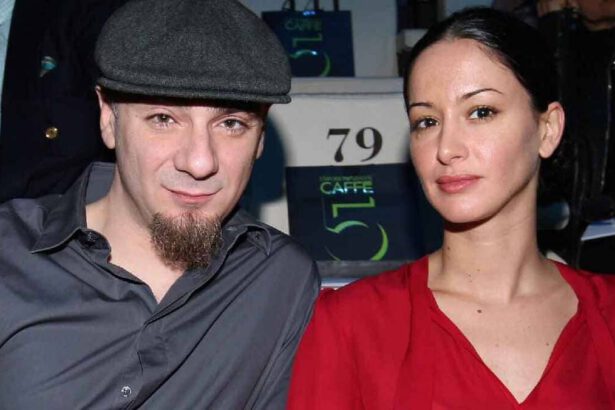 Chi è Elaina Coker, ex modella e moglie di J-Ax? 17