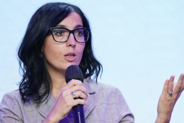 Dadone propone il test antidroga ai parlamentari, ma denuncia: "Nessuno ha detto di sì" 20