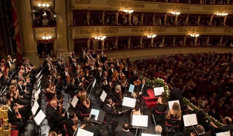 La Filarmonica della Scala nelle mani di Etienne Reymond torna in piazza, teatro e tournée 4 La Filarmonica della Scala riparte.