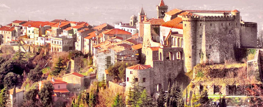 Fosdinovo, come si vive nel paese dove i cellulari non funzioo 3