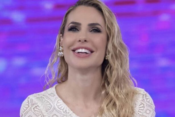 Isola dei Famosi 2021, gaffe di Ilary Blasi: rivela Playa Imboscadissima ai naufraghi 11