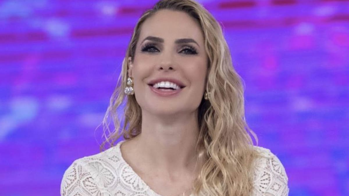 Isola dei Famosi 2021, gaffe di Ilary Blasi: rivela Playa Imboscadissima ai naufraghi 17