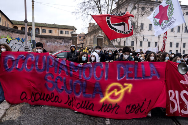 Scuola, il piano Draghi: in classe anche d'estate per recuperare il tempo perso 11