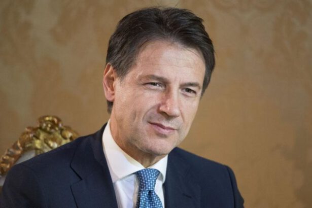 Premier Conte: "La Pasqua la passiamo in casa ma ci sarà una nuova primavera" 9