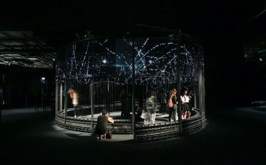 HALO al Festival di Brighton: un'opera d'arte che porta gli spettatori nel cuore del Big Bang 1