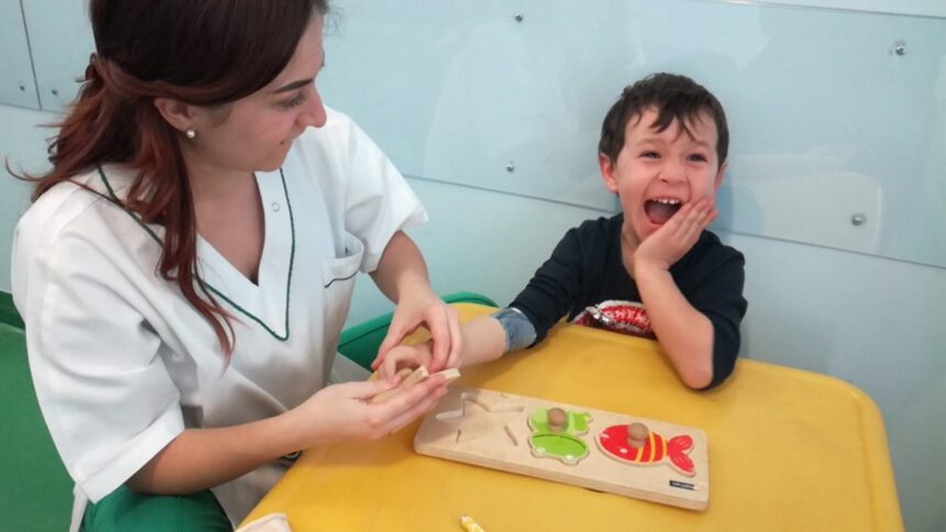 Il piccolo Giulio è nato senza il braccio destro, la raccolta fondi per donargli una mano bionica 1