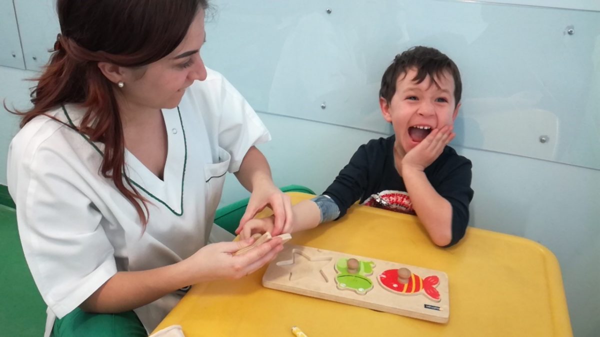 Il piccolo Giulio è nato senza il braccio destro, la raccolta fondi per donargli una mano bionica 15