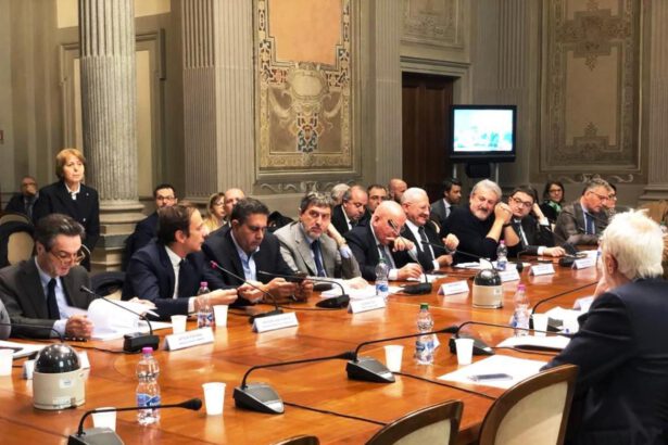 "Riaprire i ristoranti anche in zona arancione": il pressing delle Regioni al tavolo di Governo 7