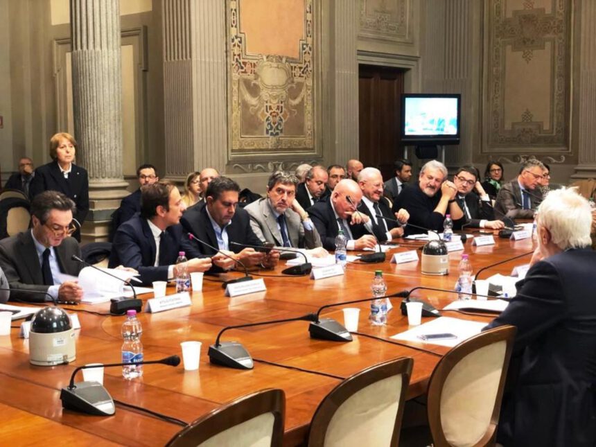 "Riaprire i ristoranti anche in zona arancione": il pressing delle Regioni al tavolo di Governo 1