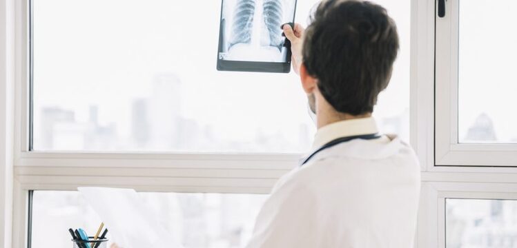 Giornata mondiale della tubercolosi: ogni anno la TBC uccide ancora 1 milione e mezzo di persone 8 Giornata mondiale della tubercolosi: ogni anno la TBC uccide ancora 1 milione e mezzo di persone 7