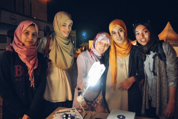 Liter of Light, per illuminare senza elettricità basta una bottiglia 17