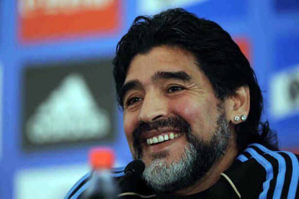 Diego Armando Maradona compie 60 anni: auguri Pibe de Oro, icona del calcio mondiale 19