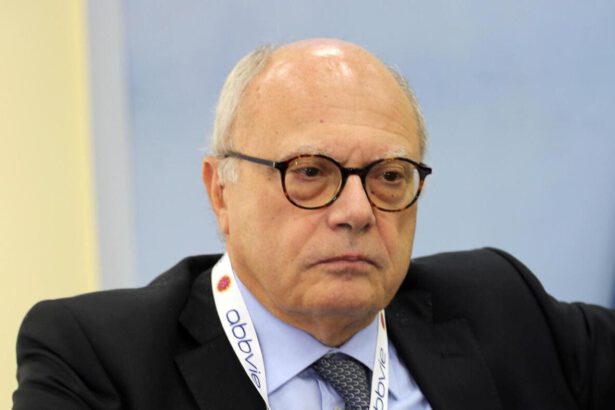 Coronavirus, Massimo Galli: “Danni all’economia? I contagi di Ferragosto ci costeranno di più” 6