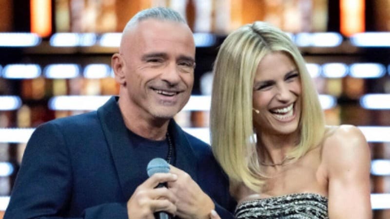 Michelle Hunziker, il bacio con Eros Ramazzotti e la libertà di cantare “Più bella cosa” 3 Michelle Hunziker_Eros
