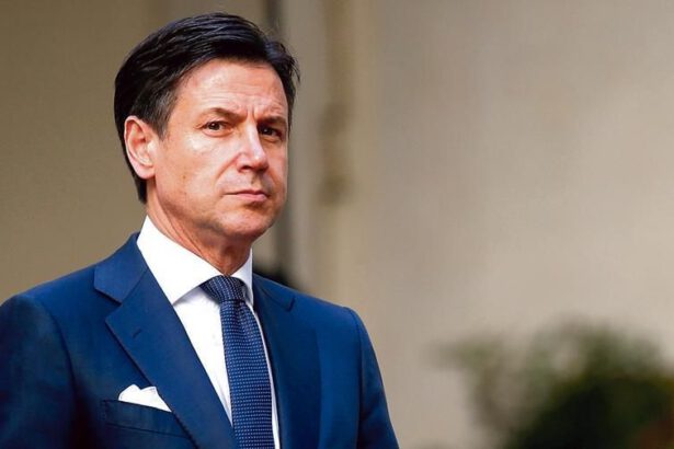 Conte: "Non abbiamo autorizzato l'ora di passeggio coi bambini" 7