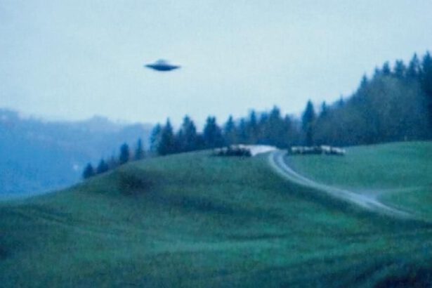 USA, esplode il Coronavirus ma il Pentagono annuncia video UFO 8